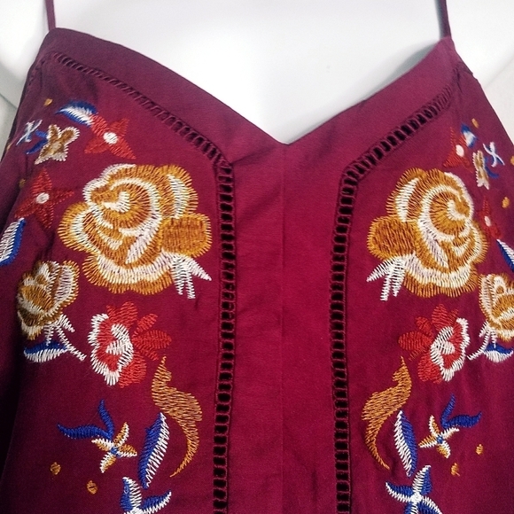 Xhilaration Top Crop Tank Smocked Straps Embroidered Floral Euro Summer - Picture 4 of 10